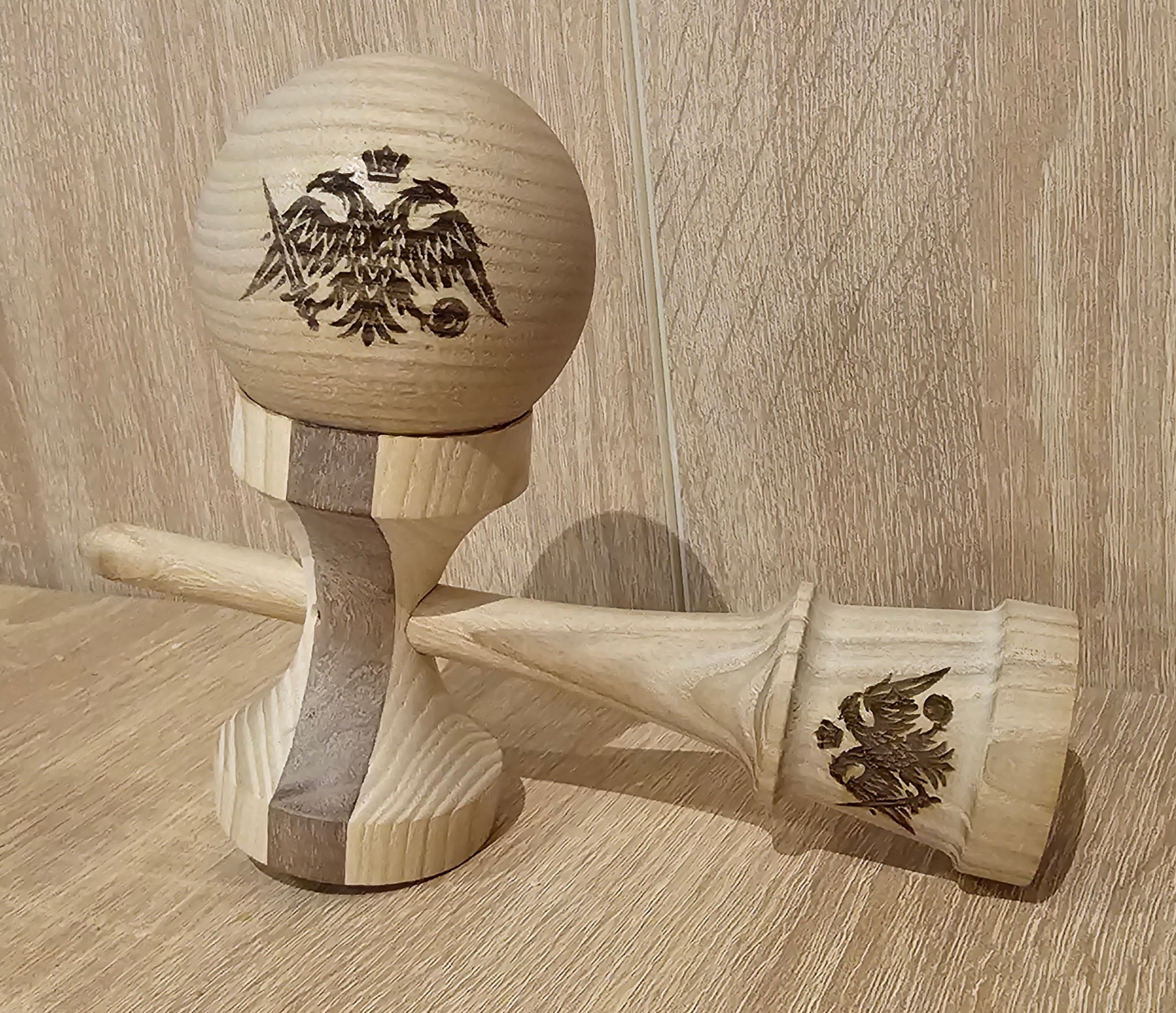 Kendama Paramerion: Tama Paramerion Clear V2 + Ken Gladius V1